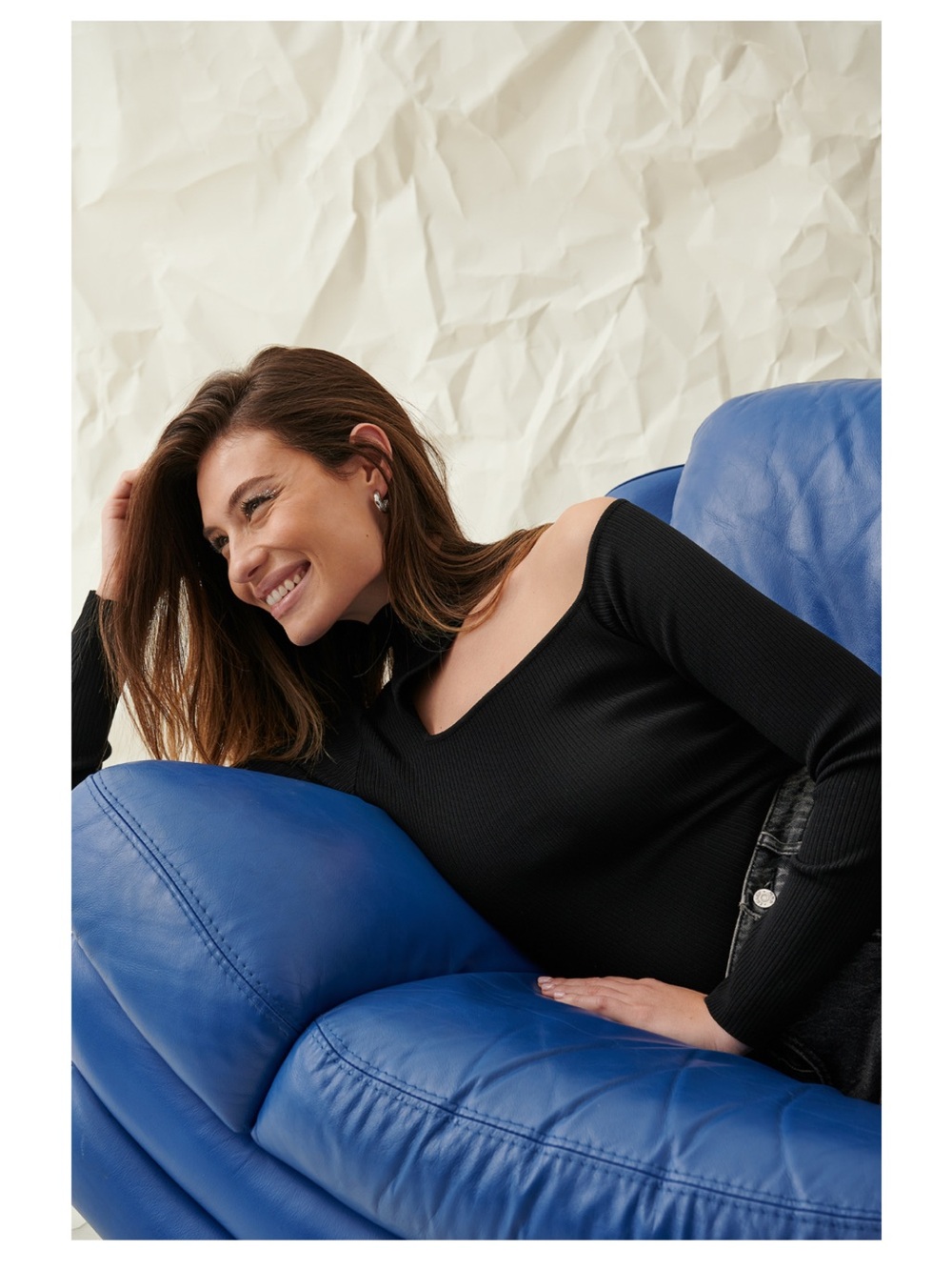 Na-Kd Black Ribbed Asymmetric Cutout Long-Sleeve Top
